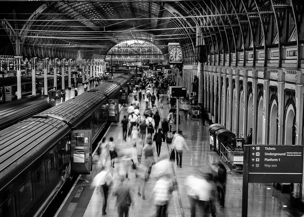 Paddington - rush hour (B&W)